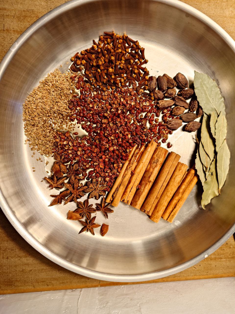 Gewürze vor dem Kochen